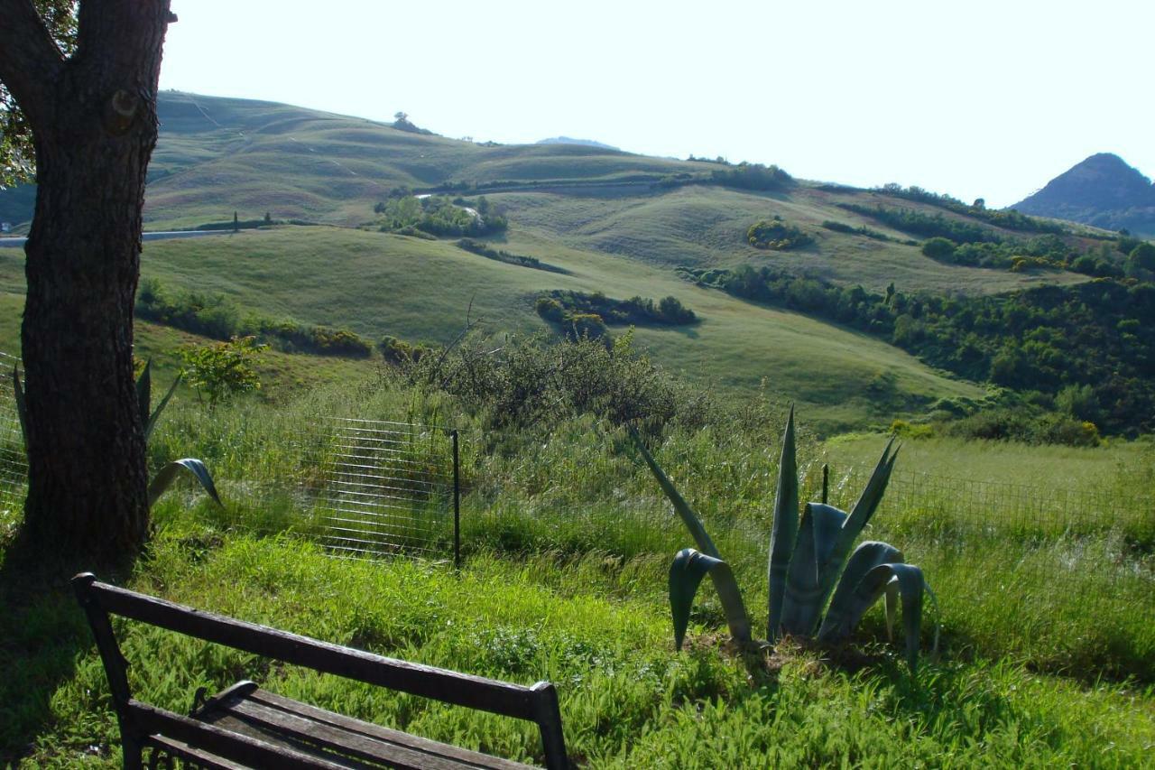 Podere San Francesco Bed & Breakfast โวลแตร์รา ภายนอก รูปภาพ